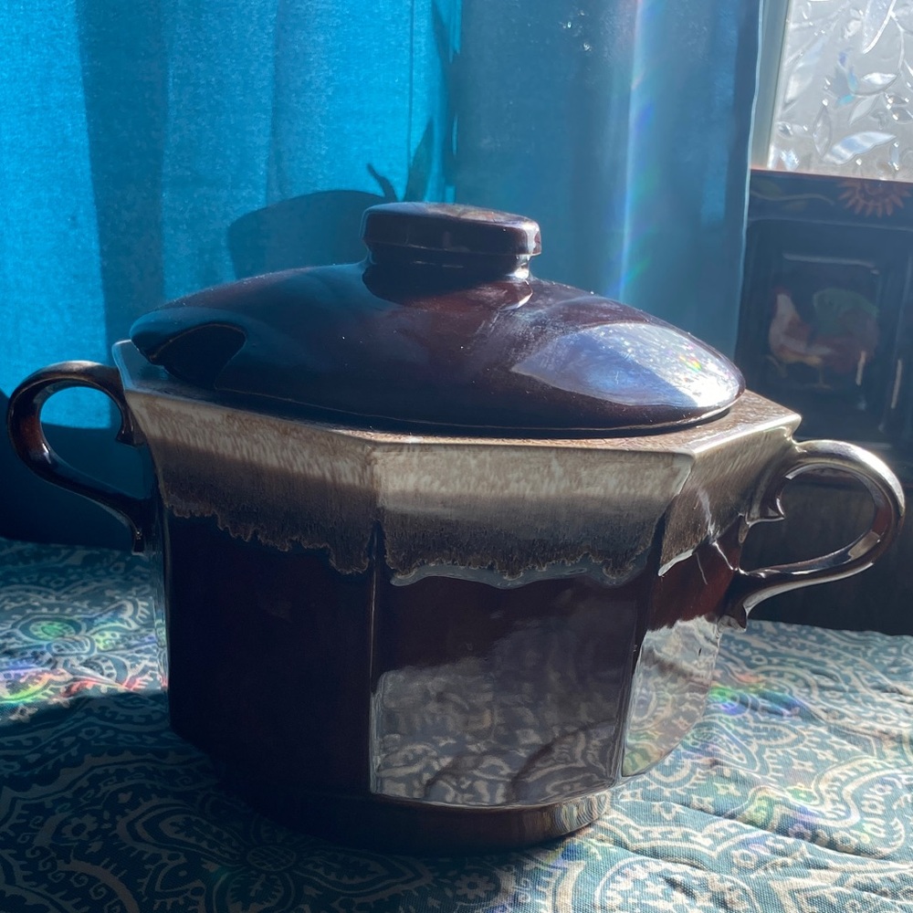 VINTAGE large Elegant Brown Ceramic Soup Taurine